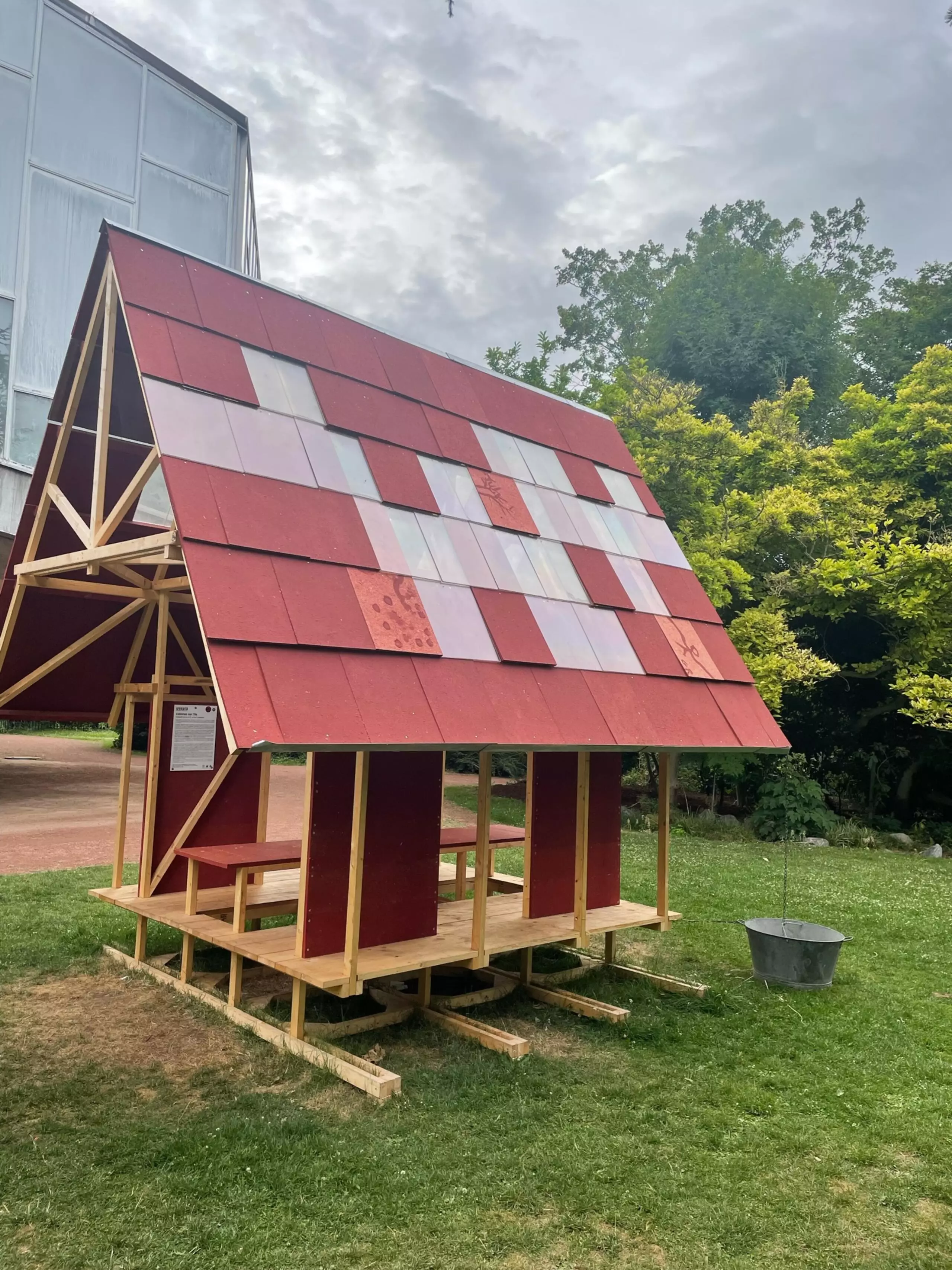 Cabane LE TOIT COMMUN - collectif M.U.L.O.T - Jardin des Plantes à Lille